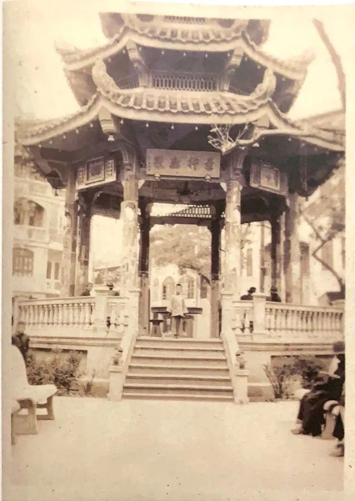 Zhongshan Memorial Pavilion (中山纪念亭)